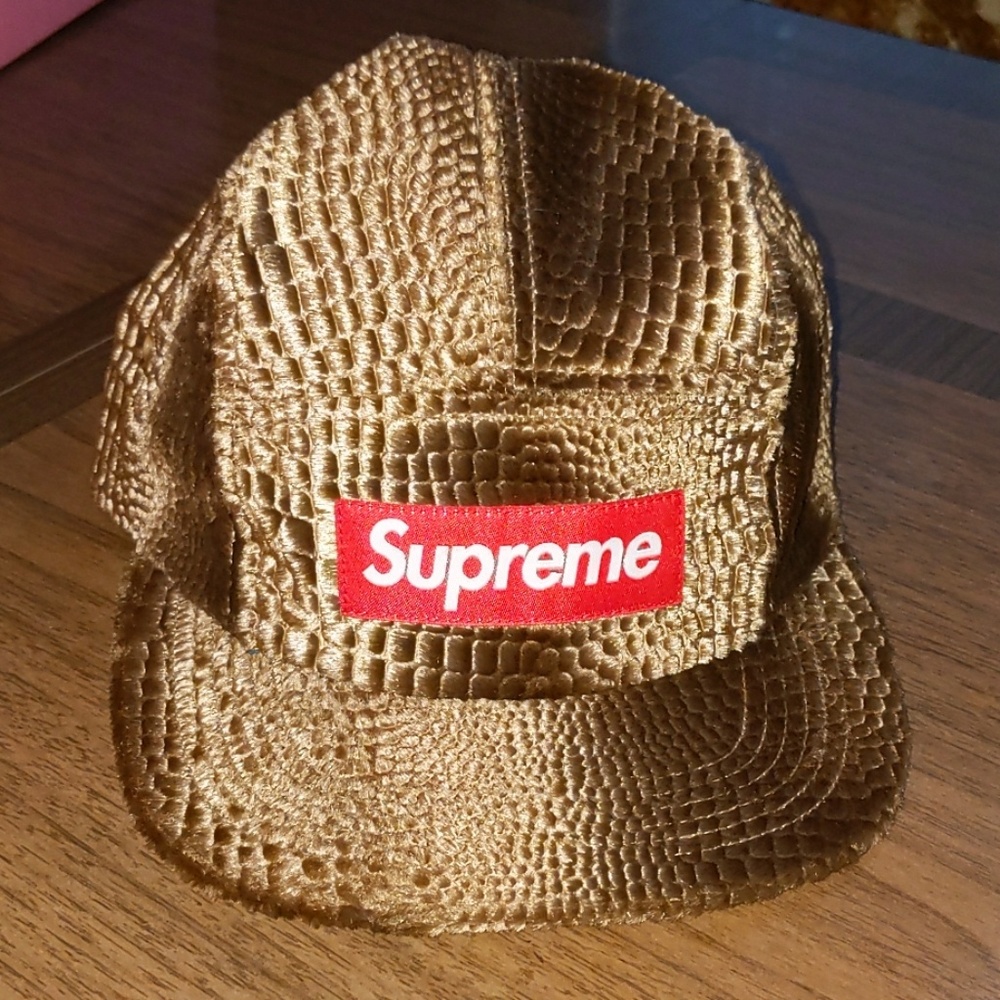 Supreme croc embossed velvet Hat